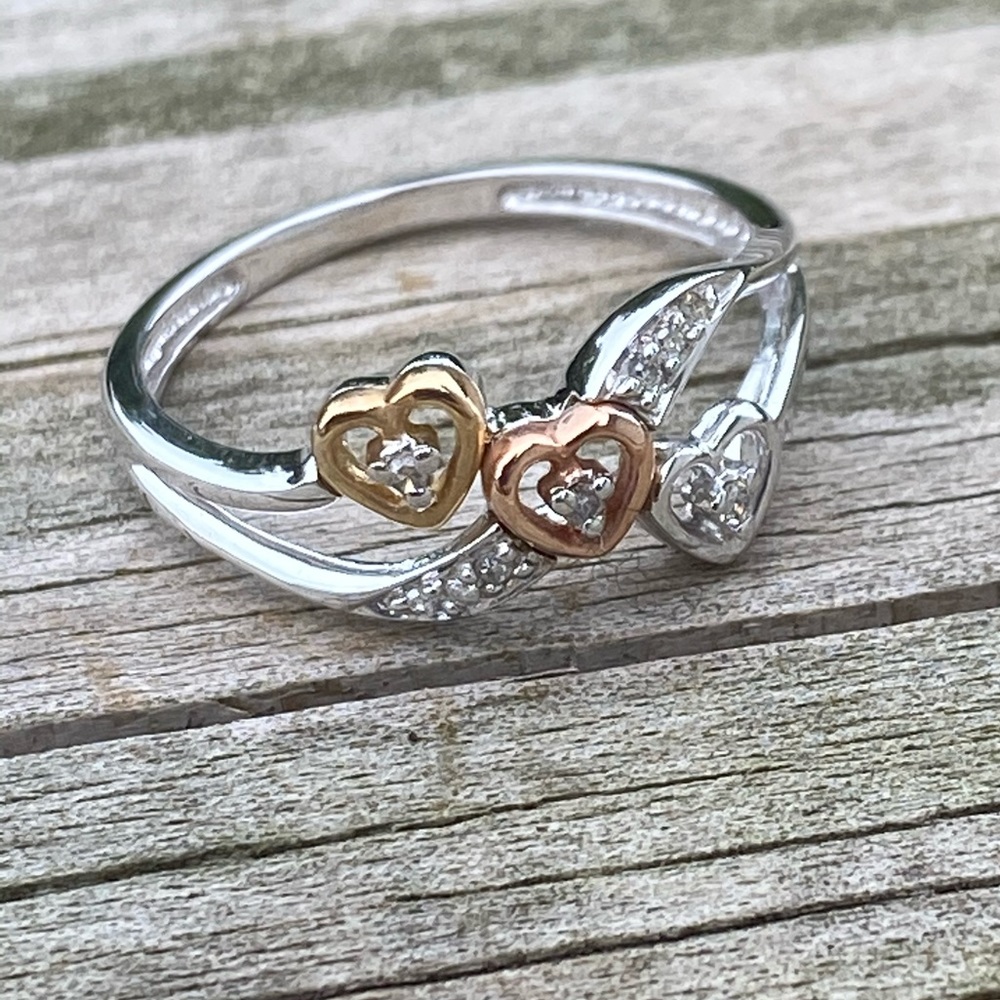 SOLD 💲3 heart Diamond 10k white gold ring with yellow and rose gold accent - Picture 13 of 15